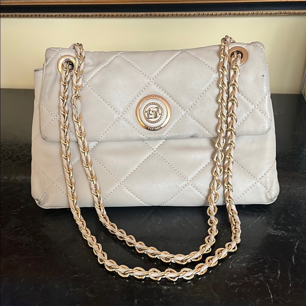 Elegant Quilted White Shoulder Baggirgeous elegant quilted Dune summer bag